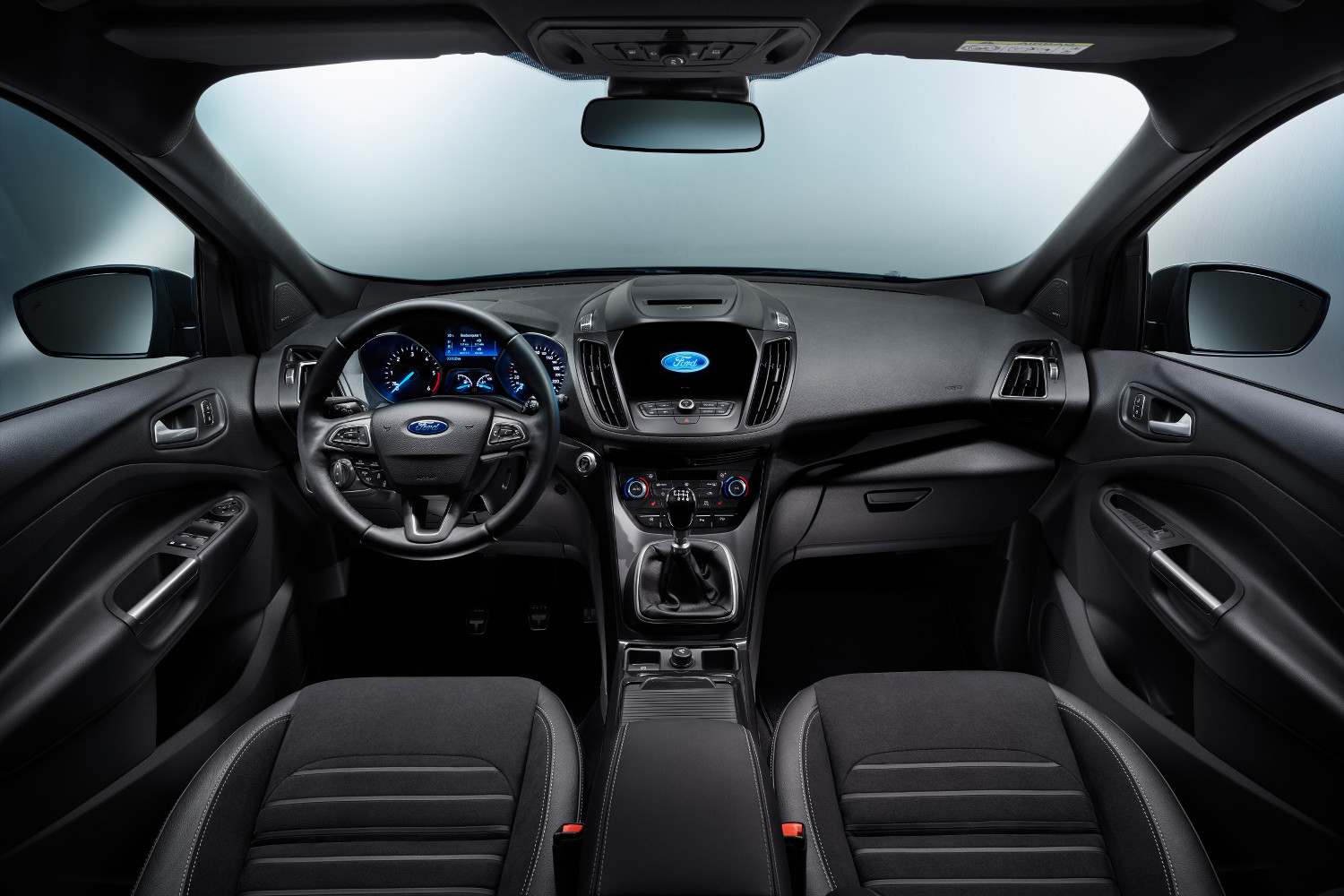 Ford Kuga второго поколения 2017 года